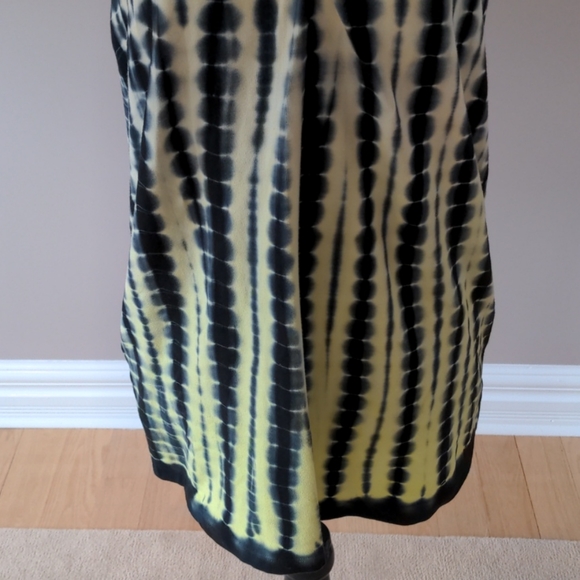 ✨3/$40 - Racerback Workout Tank - Picture 2 of 4